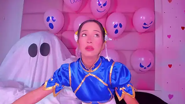 little-Emma online show from October 12, 2025, 3:19 am