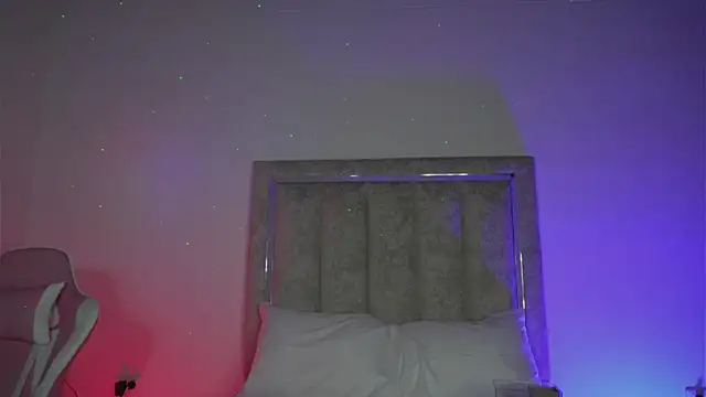 little-Emma online show from February 20, 2026, 3:36 am