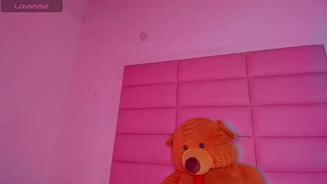 little-Emma online show from February 26, 2025, 3:14 am