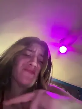 emilysue1 online show from March 20, 2025, 9:15 am