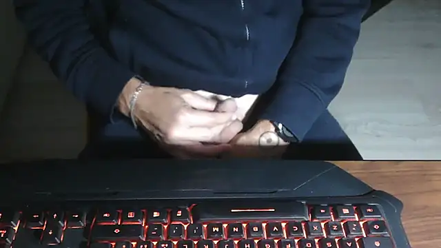 Adri gard online show from October 25, 2025, 9:04 pm