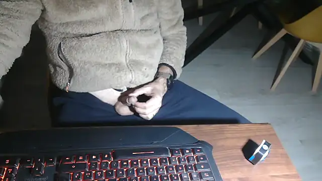 Adri gard online show from March 6, 2026, 9:10 pm