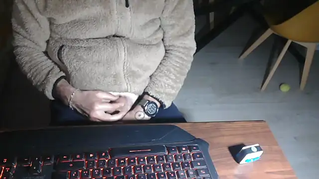 Adri gard online show from March 8, 2026, 9:18 pm