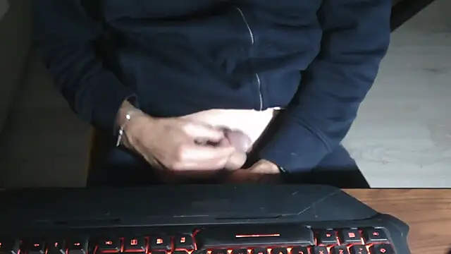 Adri gard online show from October 29, 2025, 9:47 pm