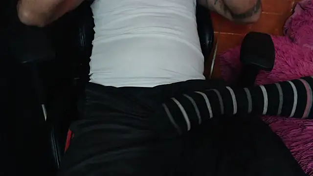 OldManAndGirlishLady online show from February 15, 2025, 2:04 am