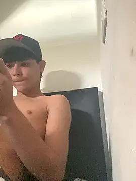 Snapshot of SpicyBoy_ chatting on October 19, 2025, 7:05 pm SpicyBoy online show from October 19, 2025, 7:05 pm