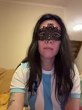 Reinacatchile online show from July 4, 2026, 1:56 am