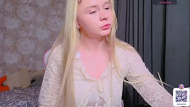 Snapshot of Milia_Parker chatting on May 23, 2026, 8:41 pm Milia Parker online show from May 23, 2026, 8:41 pm
