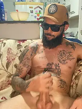 Leonpicudo online show from February 15, 2026, 6:07 pm