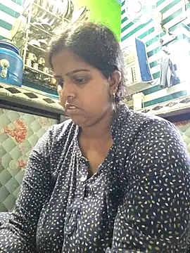 Snapshot of Beauty-queen chatting on March 10, 2025, 4:07 am Beauty-queen online show from March 10, 2025, 4:07 am