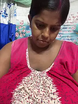 Snapshot of Beauty-queen chatting on April 19, 2026, 3:02 pm Beauty-queen online show from April 19, 2026, 3:02 pm