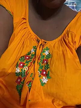 Snapshot of Beauty-queen chatting on April 25, 2026, 2:47 pm Beauty-queen online show from April 25, 2026, 2:47 pm