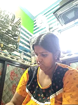 Snapshot of Beauty-queen chatting on March 11, 2025, 4:30 am Beauty-queen online show from March 11, 2025, 4:30 am