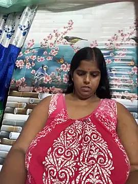 Snapshot of Beauty-queen chatting on September 14, 2025, 1:33 pm Beauty-queen online show from September 14, 2025, 1:33 pm