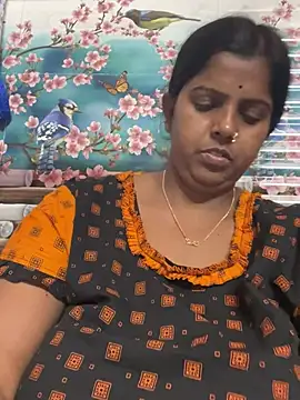 Snapshot of Beauty-queen chatting on March 15, 2025, 3:27 pm Beauty-queen online show from March 15, 2025, 3:27 pm