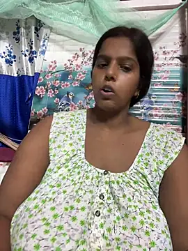Snapshot of Beauty-queen chatting on June 28, 2026, 1:39 pm Beauty-queen online show from June 28, 2026, 1:39 pm