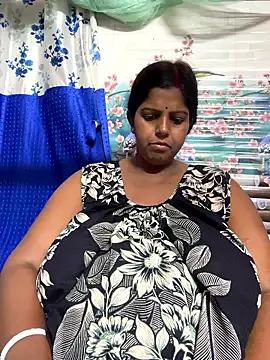 Beauty-queen online show from April 15, 2026, 11:49 am