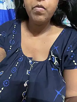 Snapshot of Beauty-queen chatting on June 29, 2026, 10:59 am Beauty-queen online show from June 29, 2026, 10:59 am
