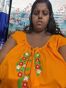 Snapshot of Beauty-queen chatting on April 26, 2026, 12:13 pm Beauty-queen online show from April 26, 2026, 12:13 pm