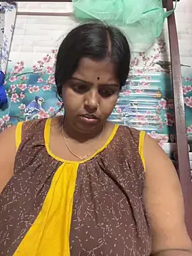 Snapshot of Beauty-queen chatting on March 19, 2025, 11:28 am Beauty-queen online show from March 19, 2025, 11:28 am