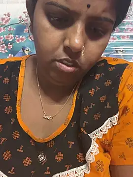 Snapshot of Beauty-queen chatting on March 12, 2025, 1:30 pm Beauty-queen online show from March 12, 2025, 1:30 pm