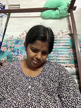 Snapshot of Beauty-queen chatting on March 21, 2025, 10:50 am Beauty-queen online show from March 21, 2025, 10:50 am