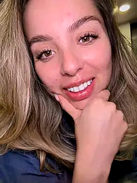 Snapshot of Alirawrz chatting on September 27, 2025, 7:31 pm Alirawrz online show from September 27, 2025, 7:31 pm