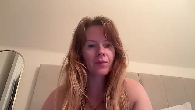 redheadrosie69 online show from October 17, 2025, 6:50 am