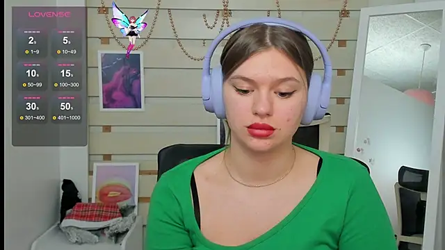 Josephine Kiss online show from March 21, 2025, 4:40 pm