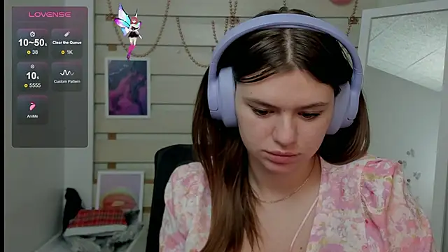 Josephine Kiss online show from March 8, 2025, 5:43 pm