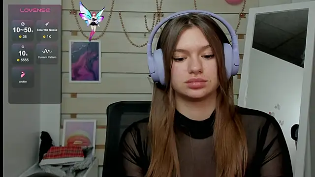 Josephine Kiss online show from March 9, 2025, 5:06 pm