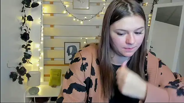 Josephine Kiss online show from March 18, 2026, 1:02 pm