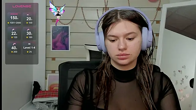 Josephine Kiss online show from March 9, 2025, 7:45 am