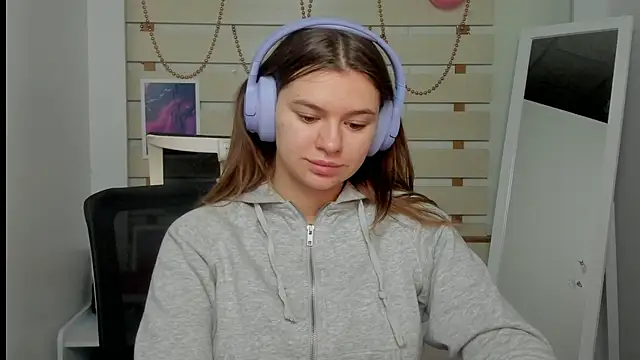 Josephine Kiss online show from February 25, 2025, 12:49 pm