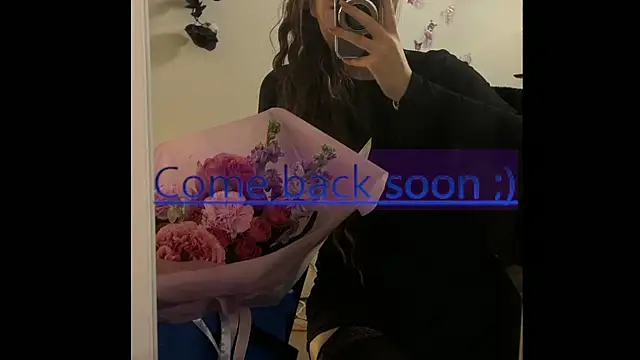 Josephine Kiss online show from February 9, 2026, 1:09 pm