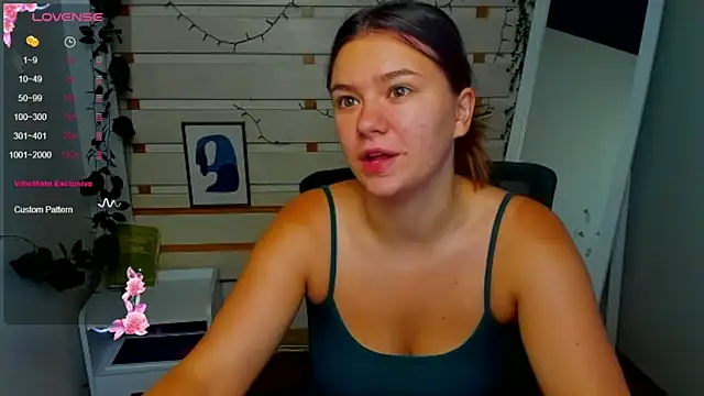 Snapshot of Josephine_Kiss chatting on August 7, 2026, 5:57 am Josephine Kiss online show from August 7, 2026, 5:57 am