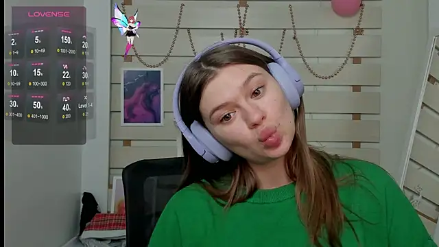 Josephine Kiss online show from March 13, 2025, 1:07 pm