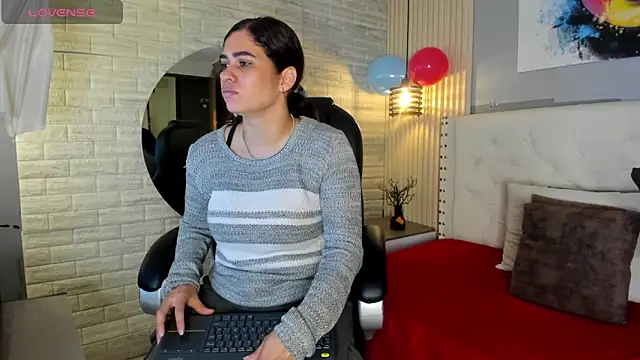 Snapshot of sussy__stone chatting on May 28, 2026, 12:11 pm sussy stone online show from May 28, 2026, 12:11 pm