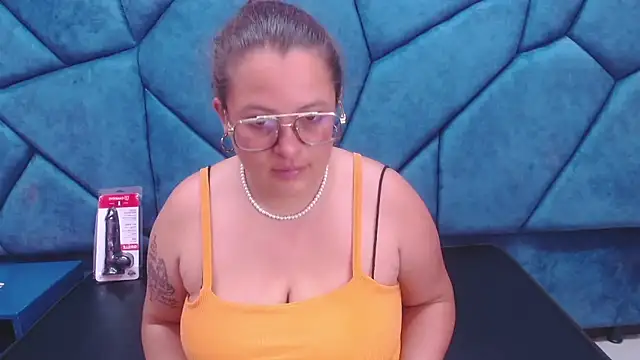 SaraThomso online show from February 26, 2025, 2:52 am