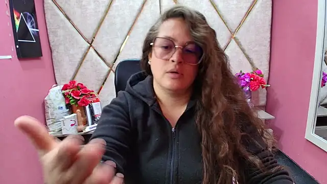 SaraThomso online show from December 22, 2025, 2:39 pm