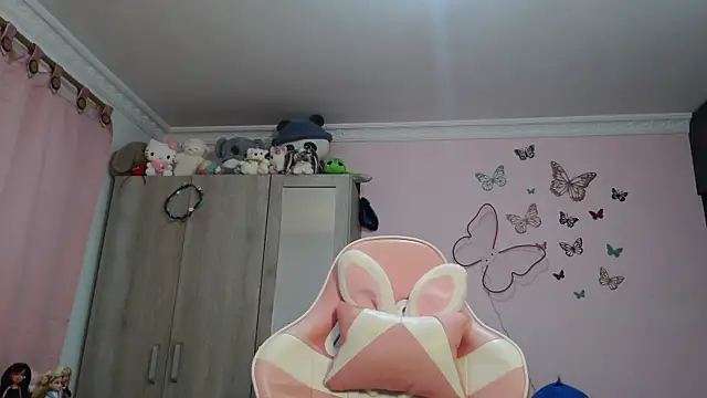 Snapshot of caroline_jonson chatting on June 4, 2026, 9:08 pm caroline jonson online show from June 4, 2026, 9:08 pm