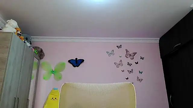 caroline jonson online show from October 10, 2025, 4:41 pm