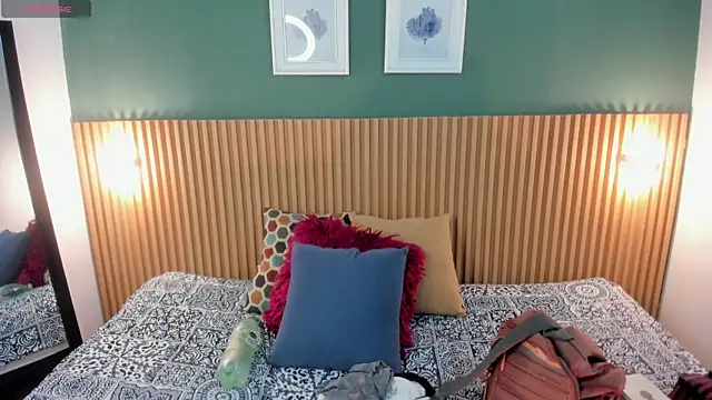  anavictoria  online show from January 9, 2026, 5:53 pm