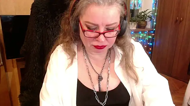 Miss Tress online show from February 7, 2025, 10:09 pm