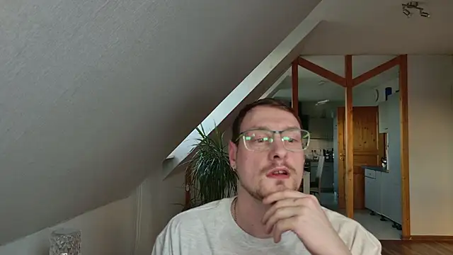 Snapshot of Relsxboy chatting on March 12, 2025, 5:07 pm Relsxboy online show from March 12, 2025, 5:07 pm