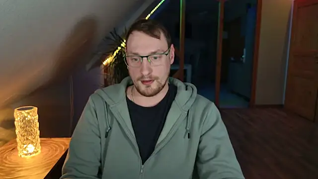 Snapshot of Relsxboy chatting on February 27, 2025, 5:16 pm Relsxboy online show from February 27, 2025, 5:16 pm