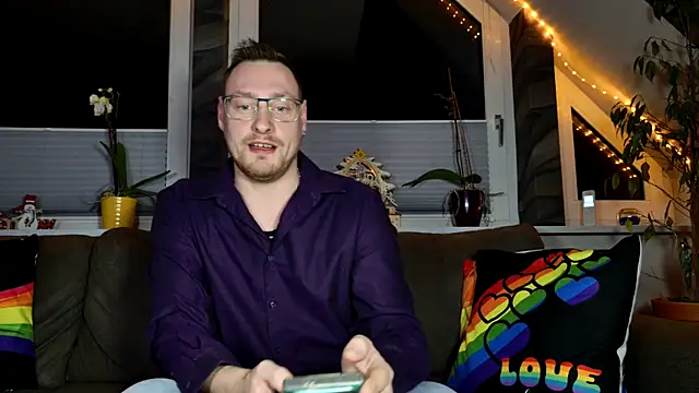 Snapshot of Relsxboy chatting on December 24, 2024, 4:08 pm Relsxboy online show from December 24, 2024, 4:08 pm