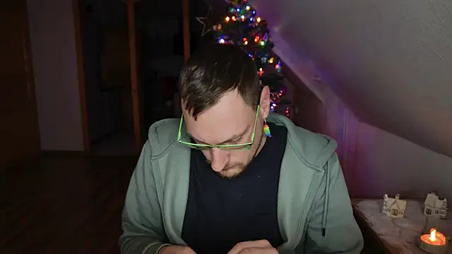 Snapshot of Relsxboy chatting on December 27, 2024, 5:05 pm Relsxboy online show from December 27, 2024, 5:05 pm