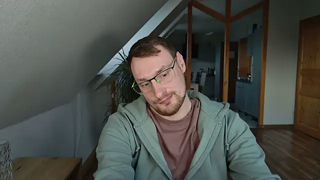 Snapshot of Relsxboy chatting on February 26, 2025, 5:00 pm Relsxboy online show from February 26, 2025, 5:00 pm