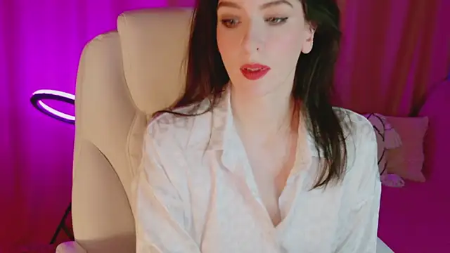 AndreaAshton online show from December 5, 2024, 2:17 pm